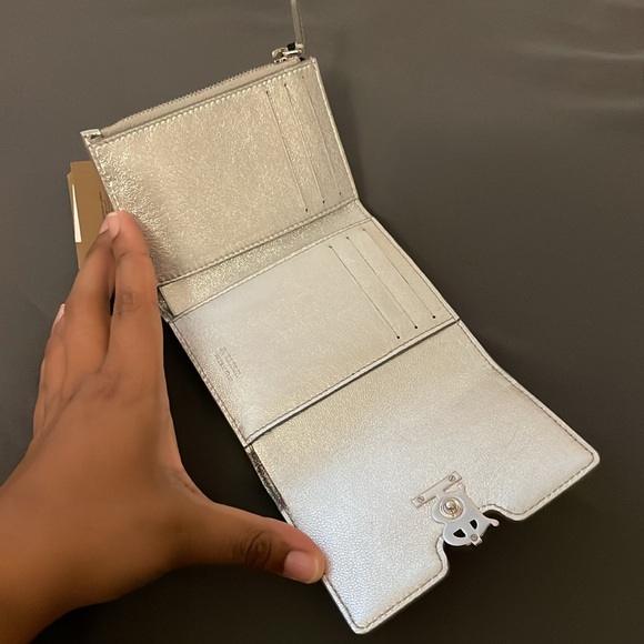 Burberry silver croc print wallet New With Tags - Picture 4 of 6